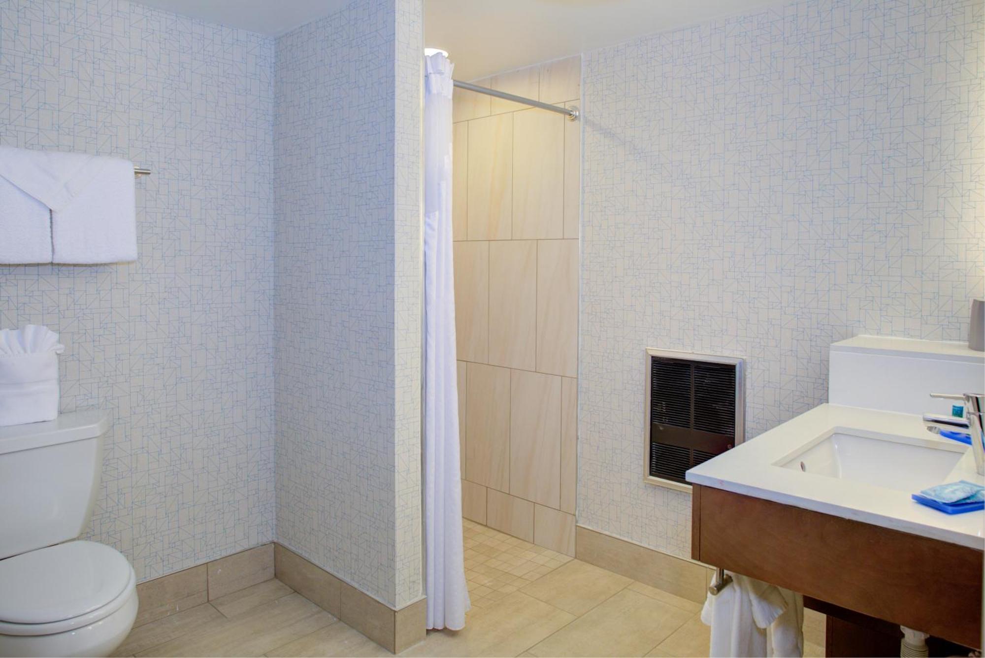 Holiday Inn Express - Chester By Ihg Экстерьер фото